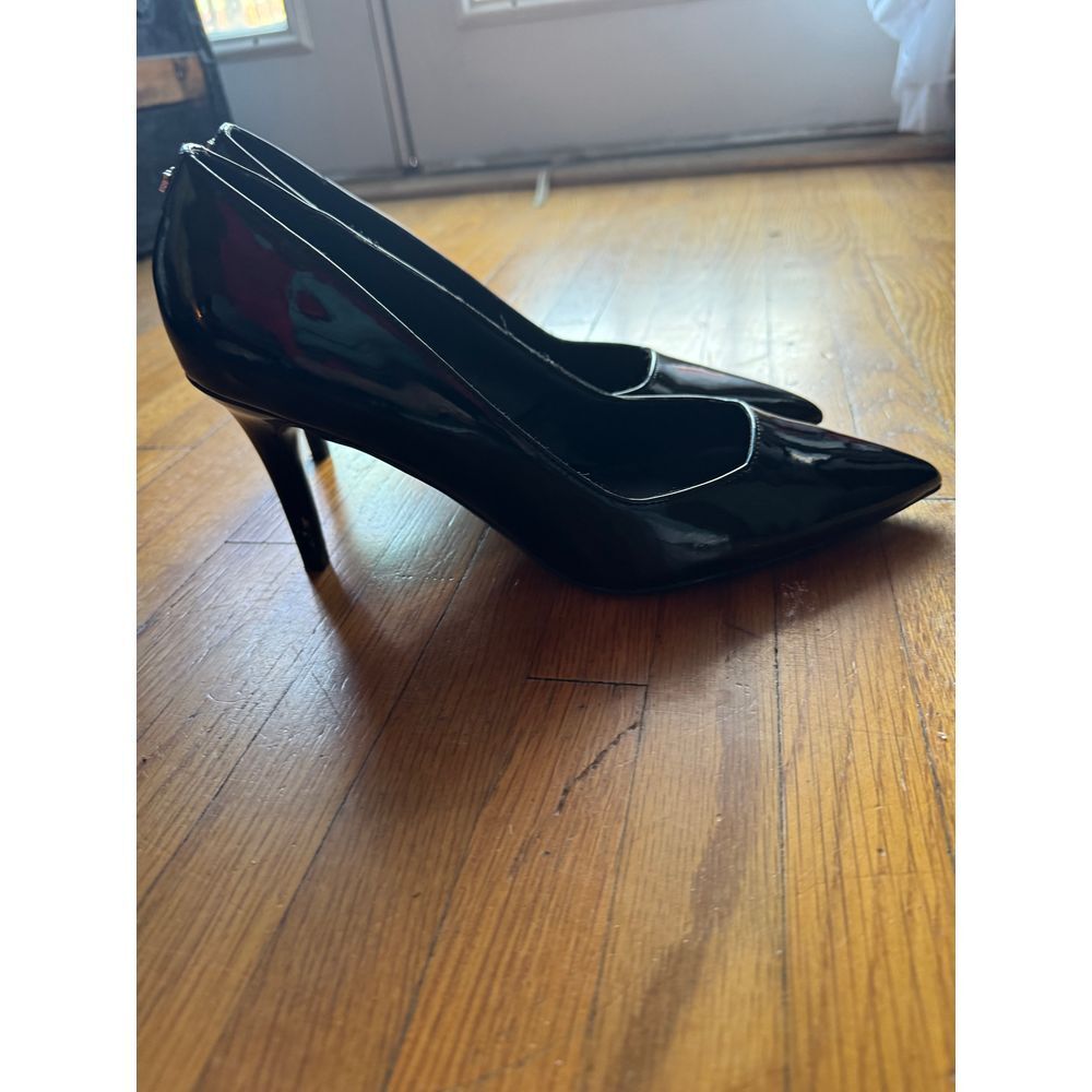 Calvin‎ Klein Patent Leather Pumps - Picture 3 of 5